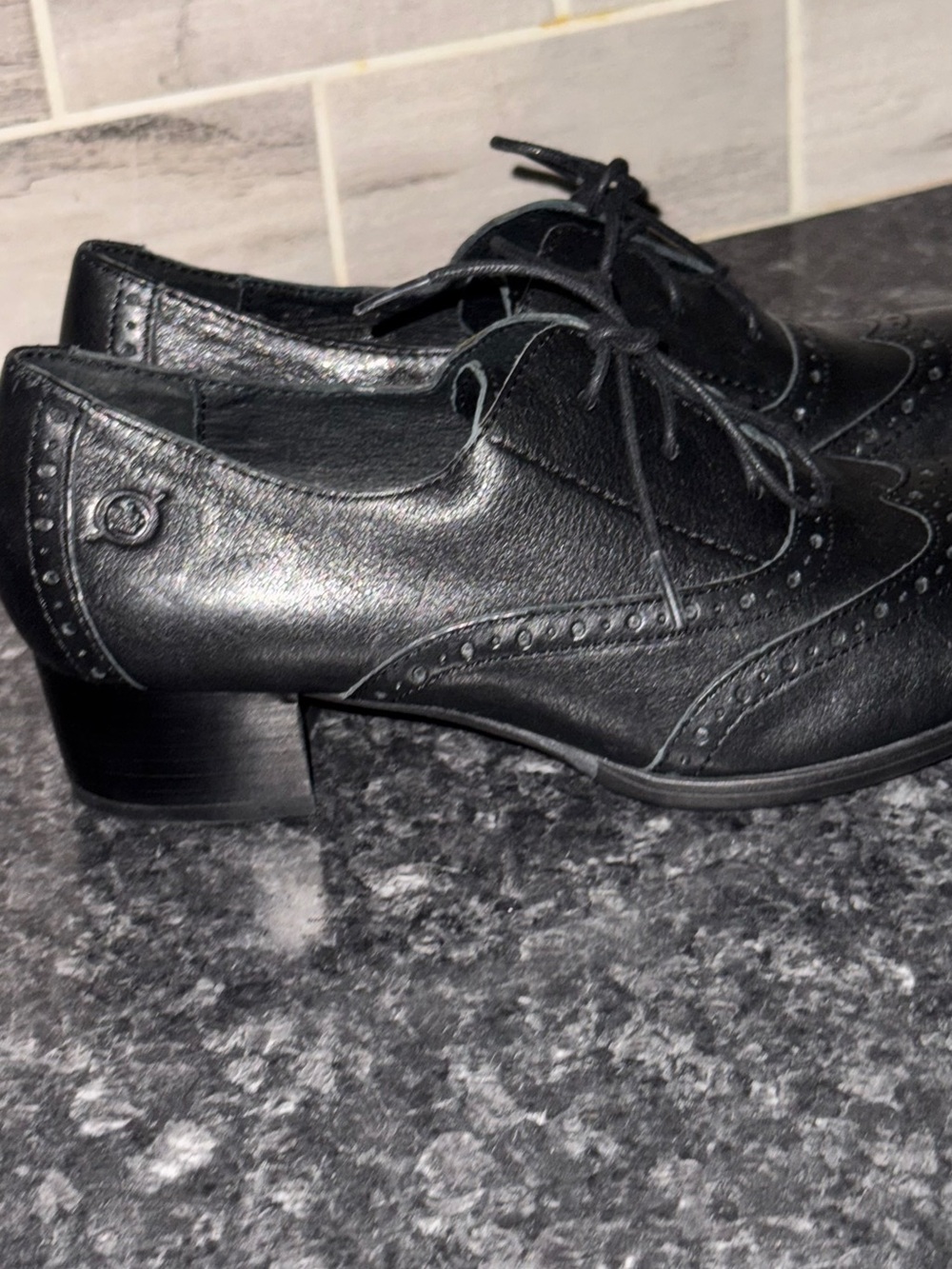 Born Women's Black Leather Heeled Wingtip Oxford Shoes Size 6.5 M Bran new - Picture 7 of 9